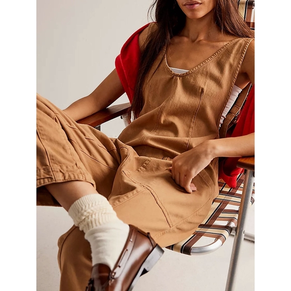 Oversized Tan Jumpsuit with Pockets Boho Cottacore Garden Workwear Size Small - Picture 3 of 13